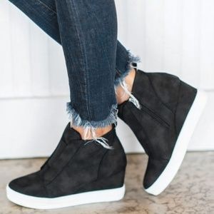 Black wedge sneakers